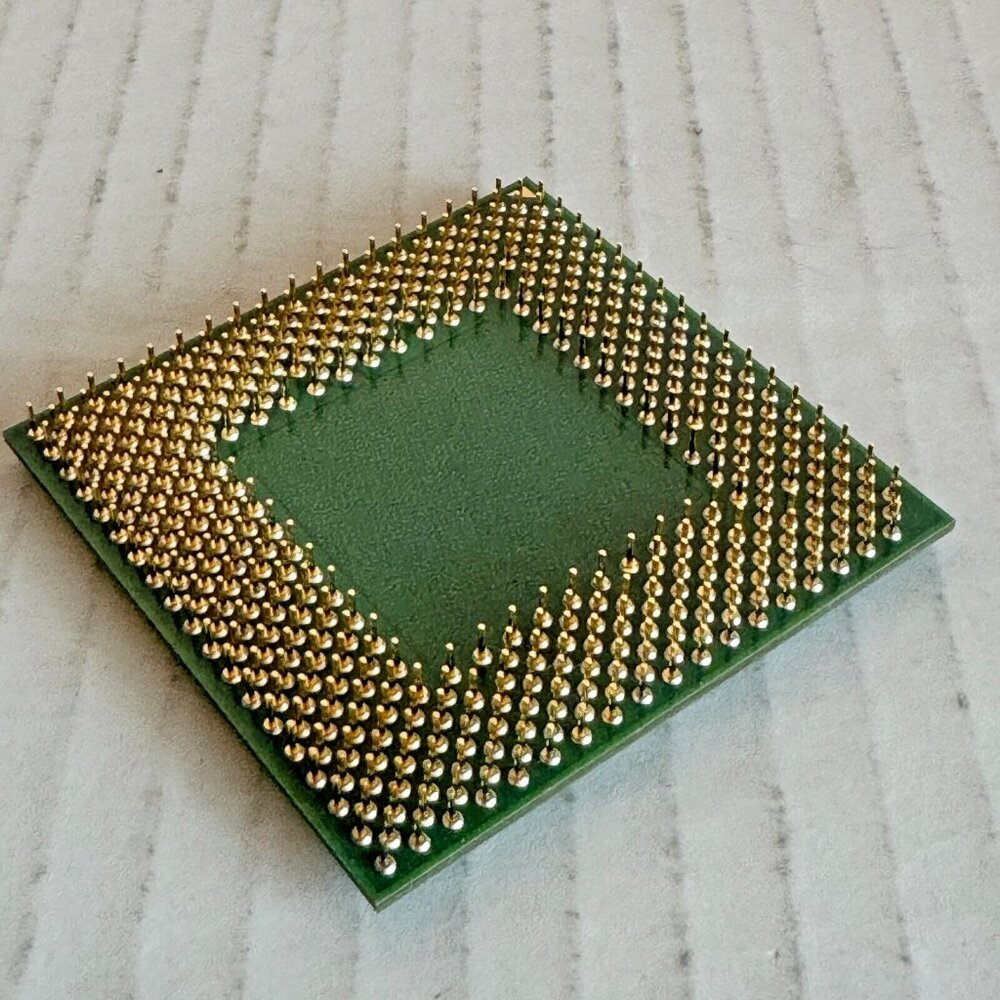 AMD Athlon XP 2400+ CPU AXDA2400DKV3C SOCKET 462 2.00 GHz Processor